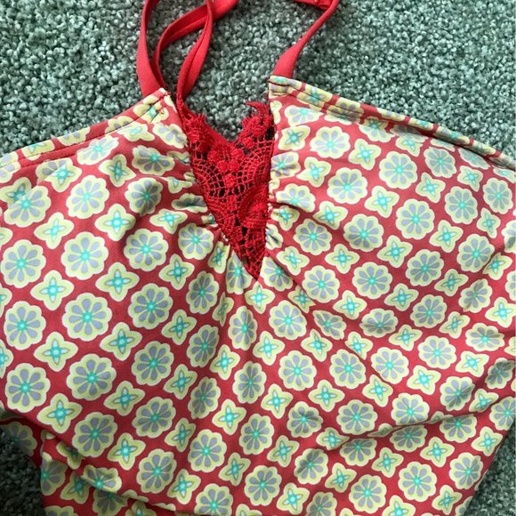 Halter 1 piece swim - Picture 4 of 6